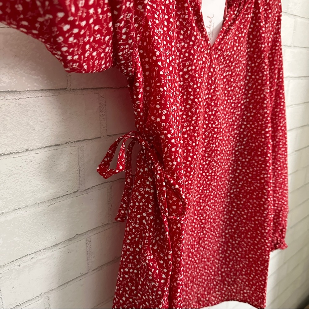 ISABEL Maternity by Ingrid + Isabel Red Flowered Side Tie Long Sleeve Top - Picture 5 of 11